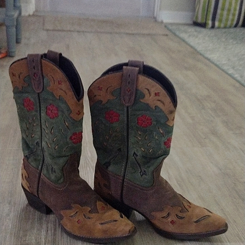 Size 8 Laredo Cowboy Boots  Brown, Red, Green. Tan